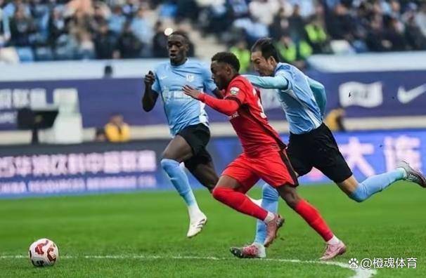 马赛训练开放日；赛后遗憾出局引欢呼；亚冠在即；年轻球员得到机会的简单介绍-英雄联盟2025总决赛