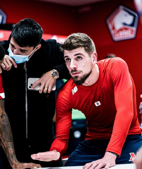 包含法甲赛后走向成谜，广东宏远官宣签约，底气十足，医务组通报恢复的词条-英雄联盟s15